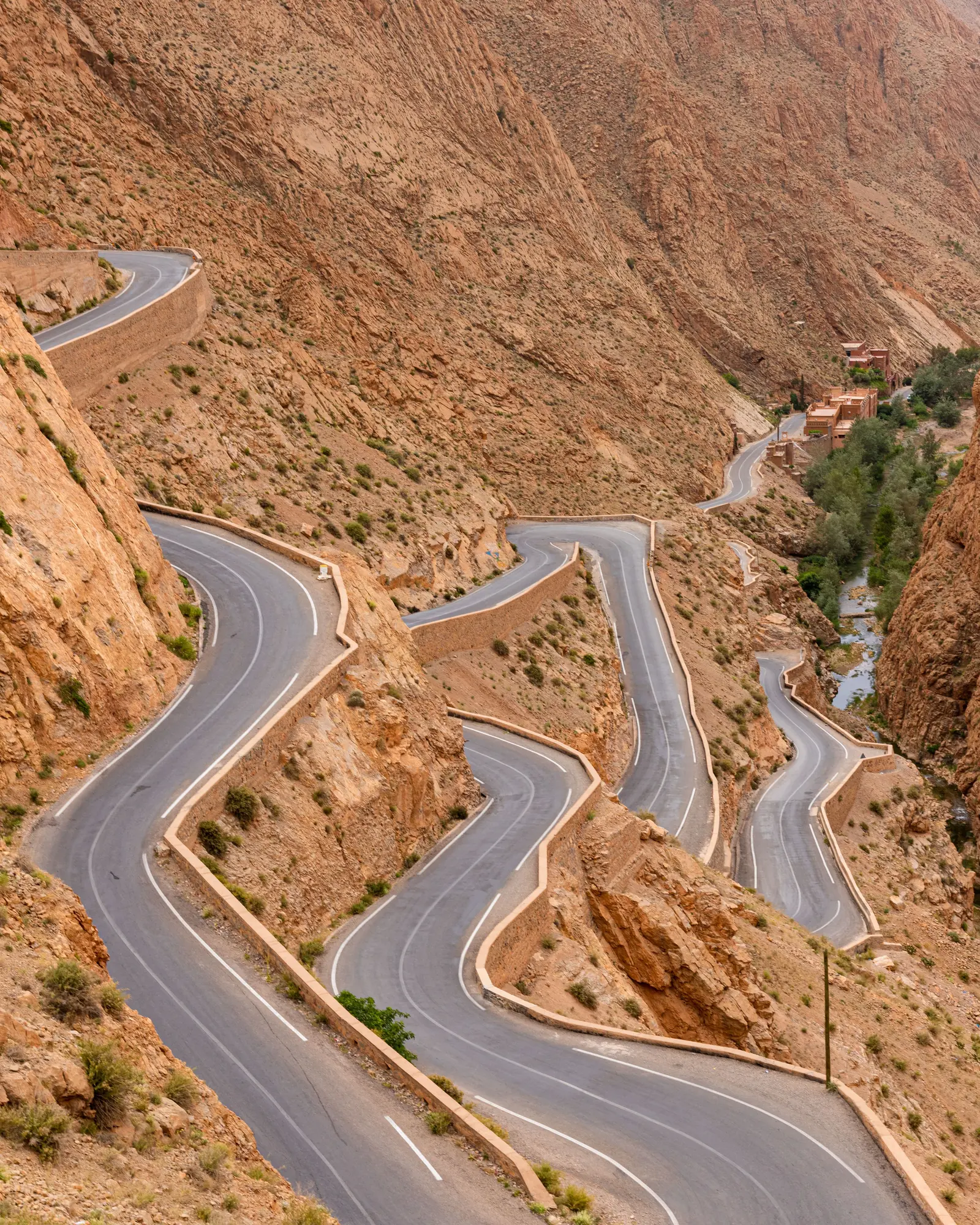 The hairpin road of the Dades gorge